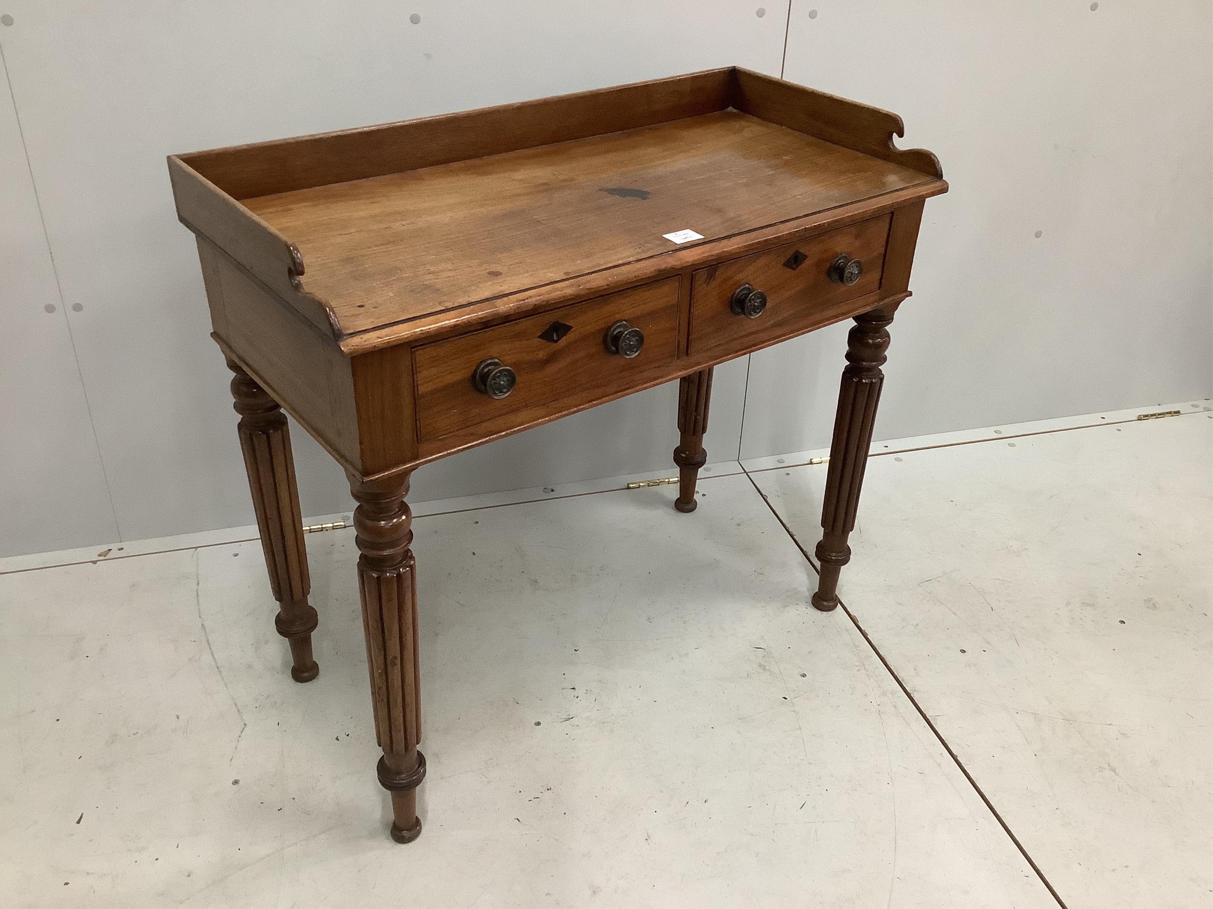 A Regency mahogany wash stand, width 90cm, depth 45cm, height 83cm. Condition - fair